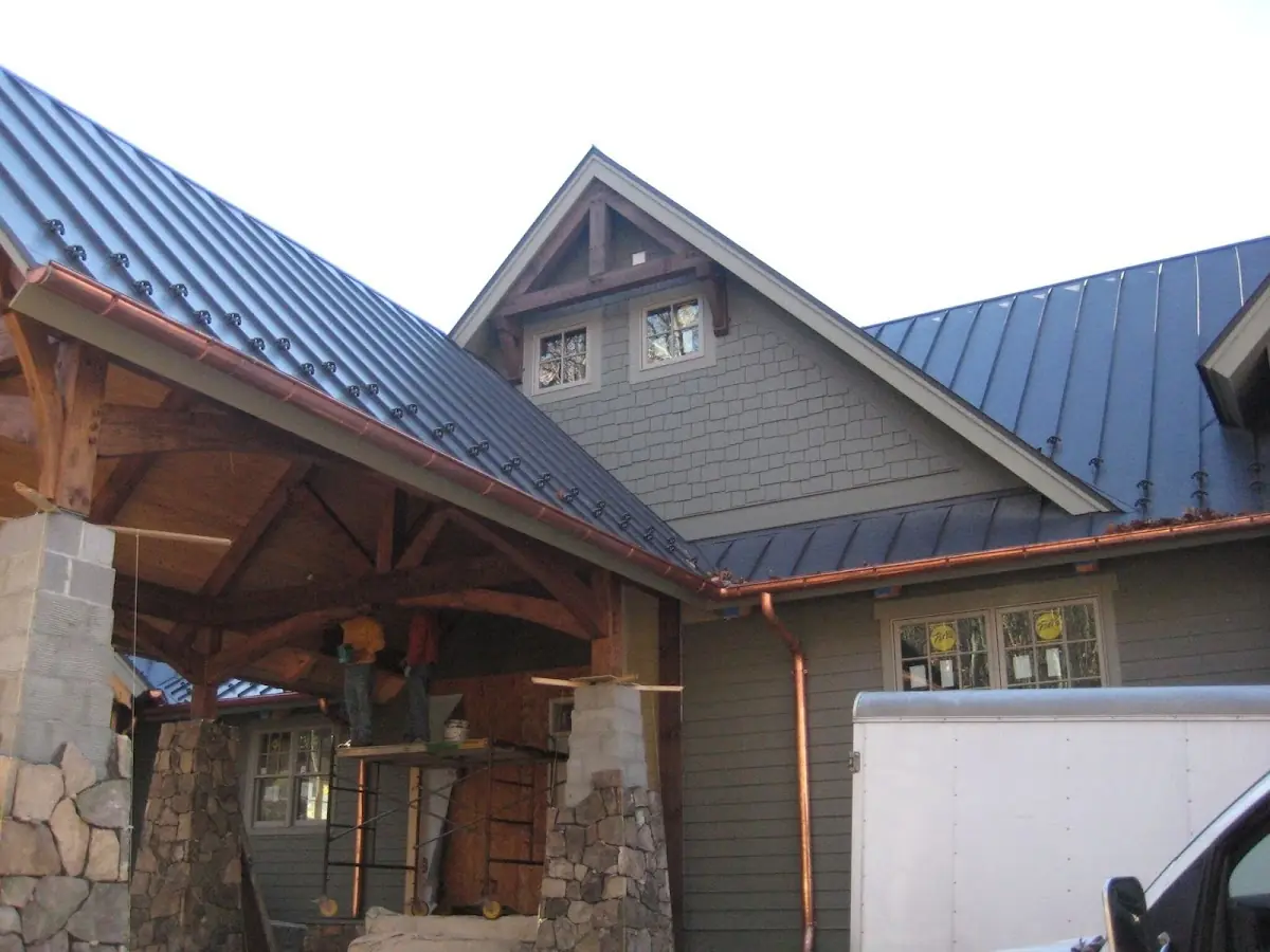 Craftsman Roofing team delivering quality roofing work in Great Oaks